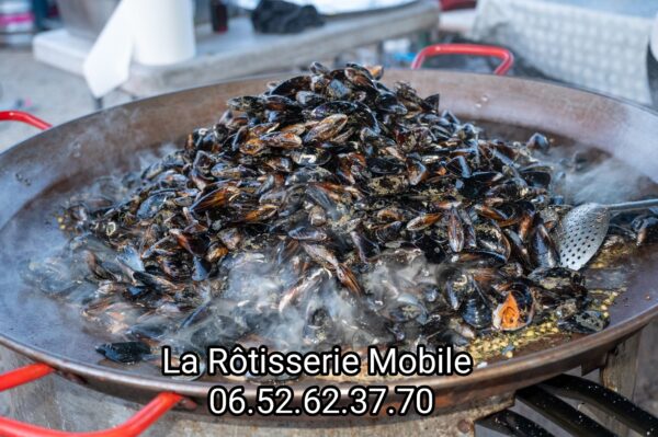 Brasucade de moules by La Rôtisserie Mobile